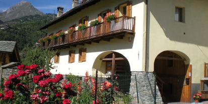 hotel in la salle portico