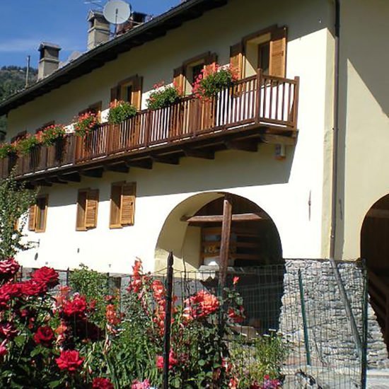 hotel in la salle portico